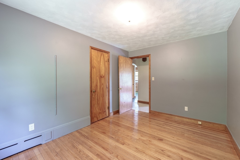 182 R Russell Road Westfield, MA 01085 - Photo 15 of 33 Gallery Image 15