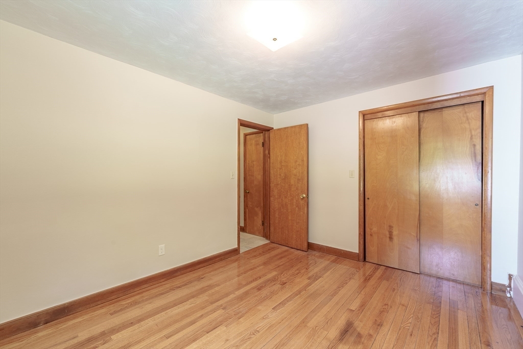 182 R Russell Road Westfield, MA 01085 - Photo 19 of 33 Gallery Image 19
