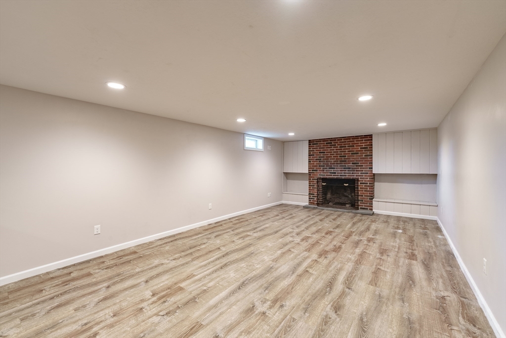 182 R Russell Road Westfield, MA 01085 - Photo 22 of 33 Gallery Image 22