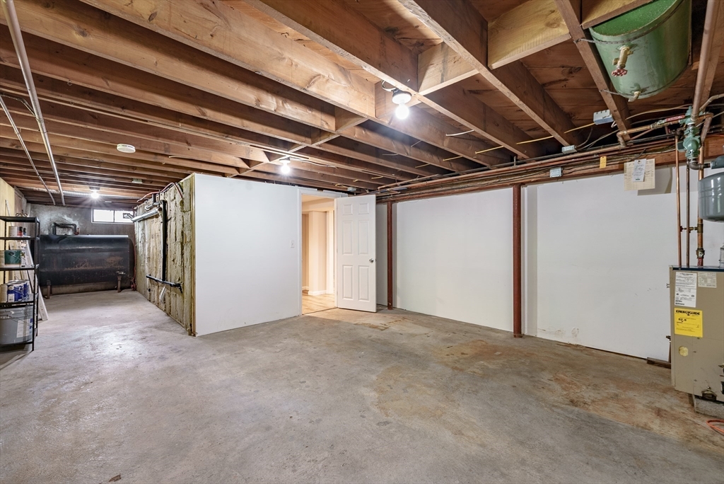182 R Russell Road Westfield, MA 01085 - Photo 28 of 33 Gallery Image 28