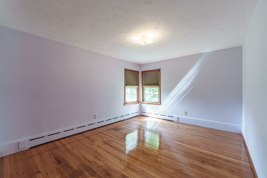 182 R Russell Road Westfield, MA 01085 - Photo 9 of 33 Gallery Image 9