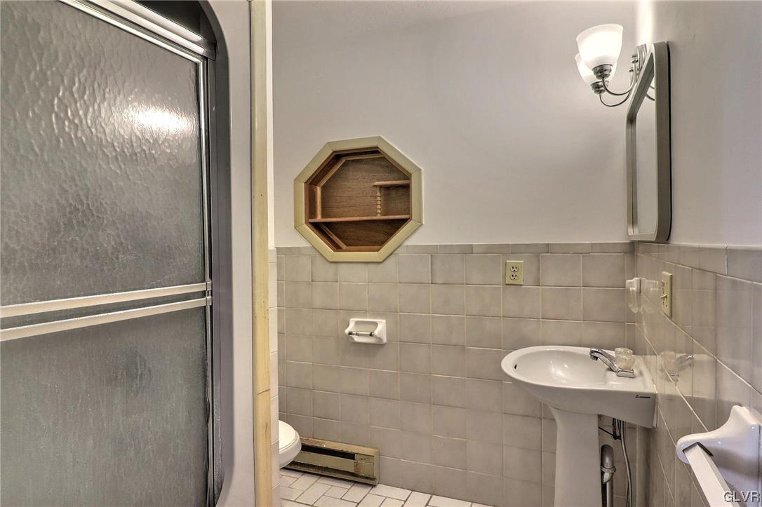 122 James Lane Stroudsburg, PA 18360 - Photo 36 of 50 a bathroom with a sink and a mirror