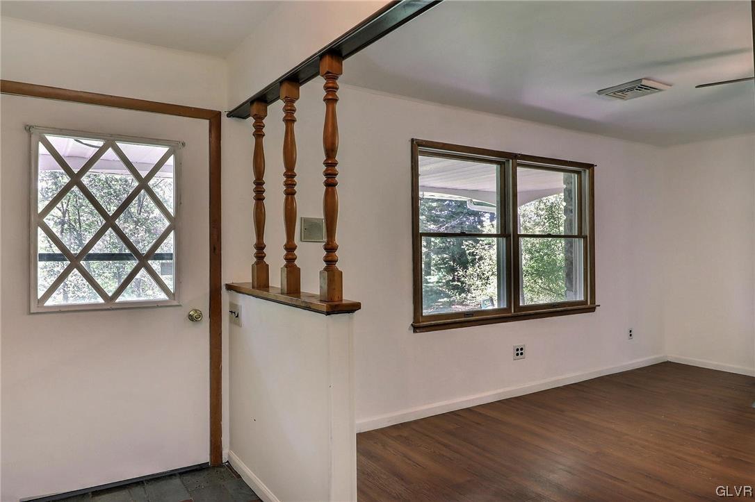 122 James Lane Stroudsburg, PA 18360 - Photo 7 of 50 an empty room with windows