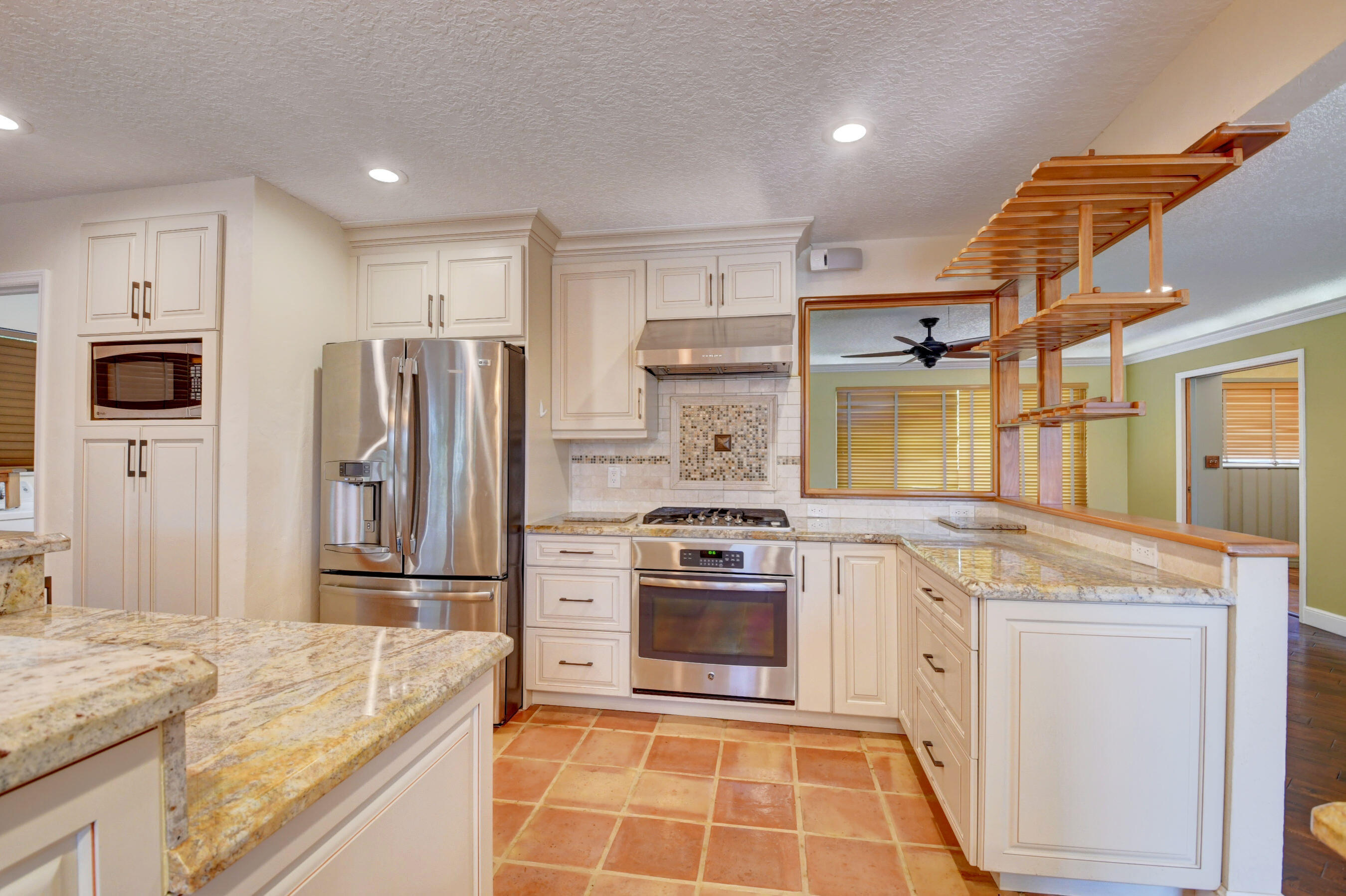 10 Burning Tree Lane Boca Raton, FL 33431 - Photo 15 of 47 10 Burning Tree Kitchen