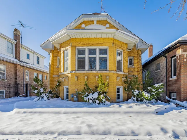 $439,999 | 1630 Highland Avenue, Berwyn, IL 60402