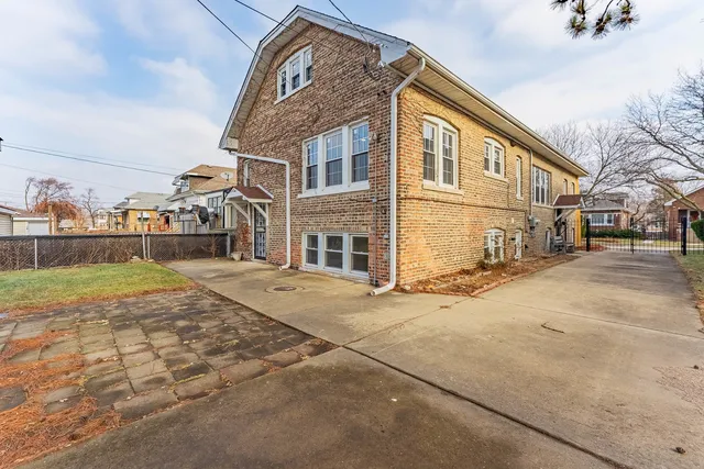 $439,999 | 1630 Highland Avenue, Berwyn, IL 60402