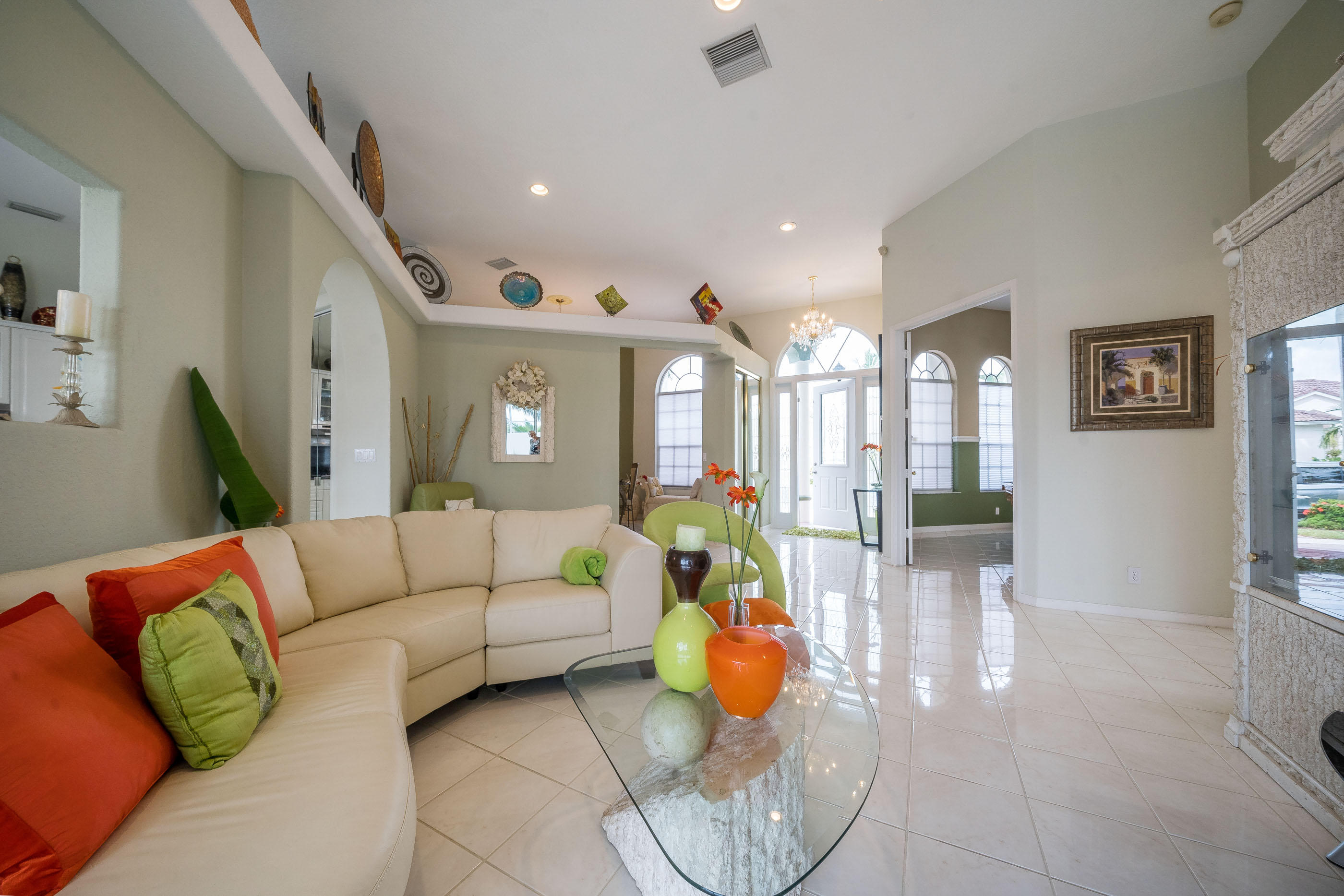 10870 Haydn Drive Boca Raton, FL 33498 - Photo 21 of 49 Living Room