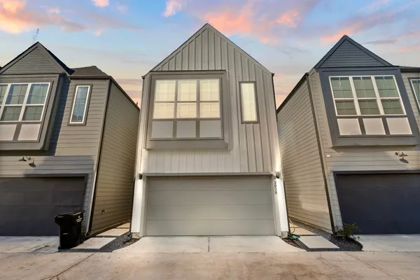 $2,300 | 2928 Stevens Street, Houston, TX 77026