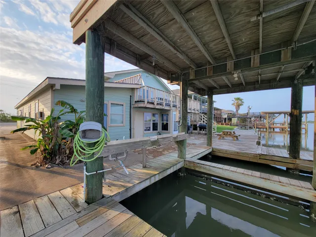 $625,000 | 143 Farm To Market Road 2031, Matagorda, TX 77457