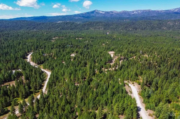 $234,900 | 47 Coit Drive, Cascade, ID 83611