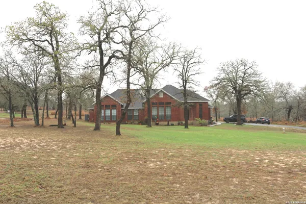 $489,000 | 124 Rosewood Drive, La Vernia, TX 78121