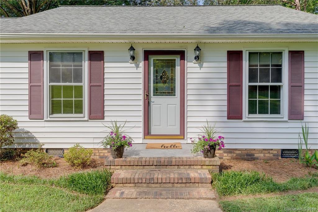 1011 Kelly Road Mount Holly, NC 28120 - Photo 1 of 40 Gallery Image 1