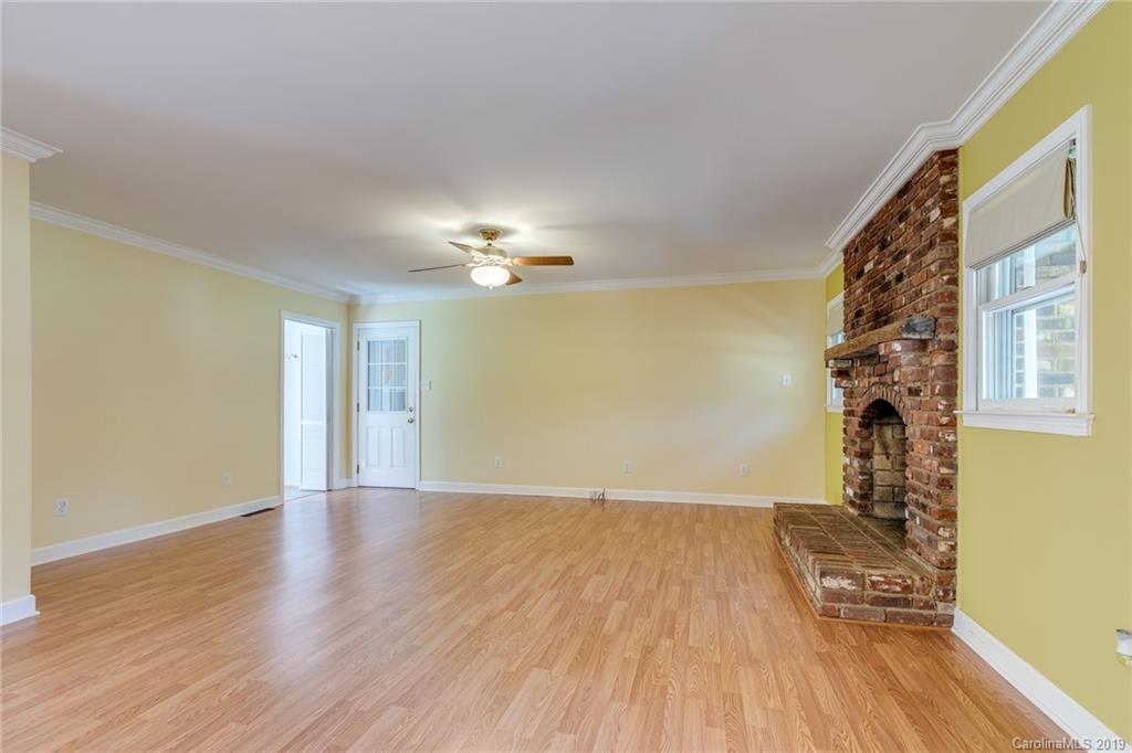 1011 Kelly Road Mount Holly, NC 28120 - Photo 12 of 40 Gallery Image 12