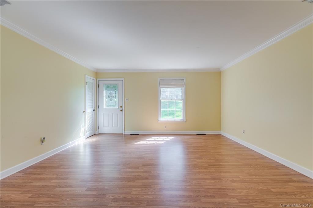 1011 Kelly Road Mount Holly, NC 28120 - Photo 4 of 40 Gallery Image 4