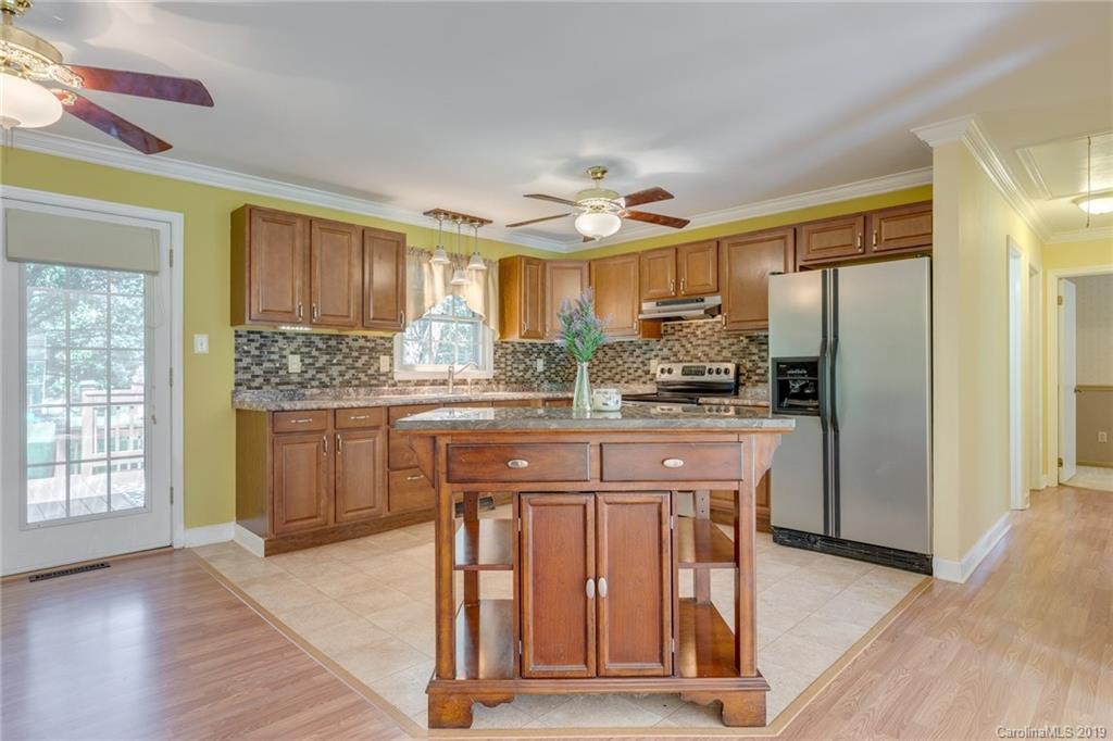 1011 Kelly Road Mount Holly, NC 28120 - Photo 7 of 40 Gallery Image 7
