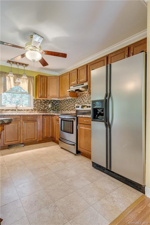 1011 Kelly Road Mount Holly, NC 28120 - Photo 9 of 40 Gallery Image 9