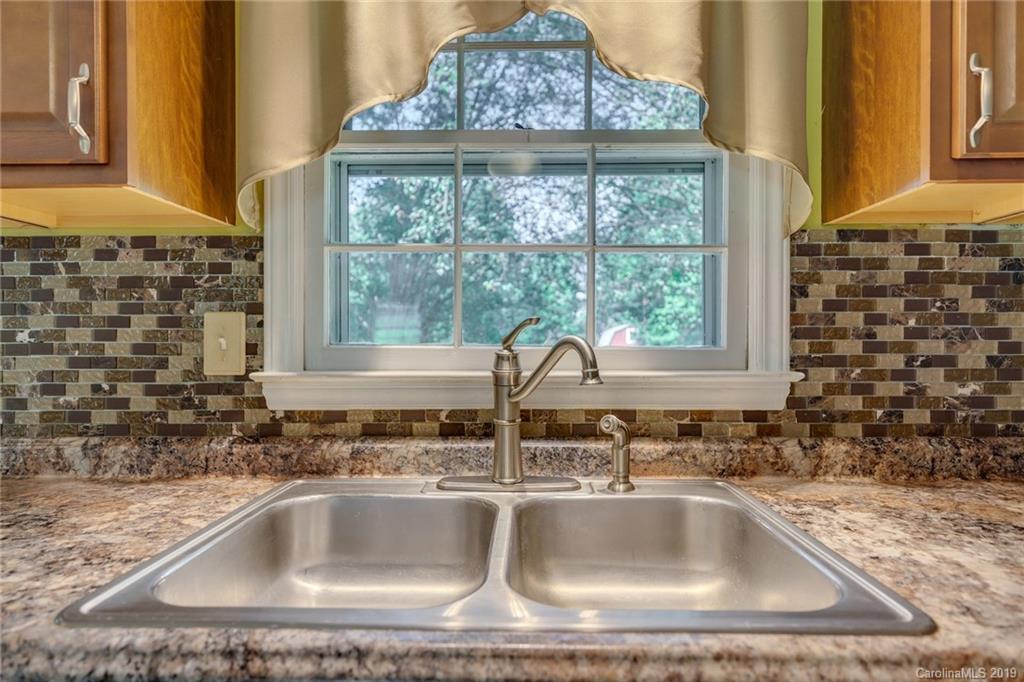 1011 Kelly Road Mount Holly, NC 28120 - Photo 10 of 40 Gallery Image 10