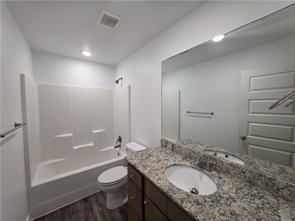 637 Hidden Springs Drive, Unit 1 Decatur, AR 72722 - Photo 6 of 12 Gallery Image 6