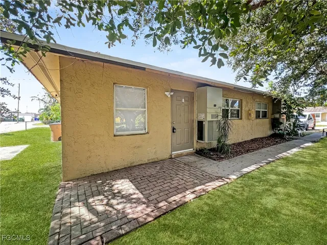 $999 | 13037 First Street, Unit 2, Fort Myers, FL 33905