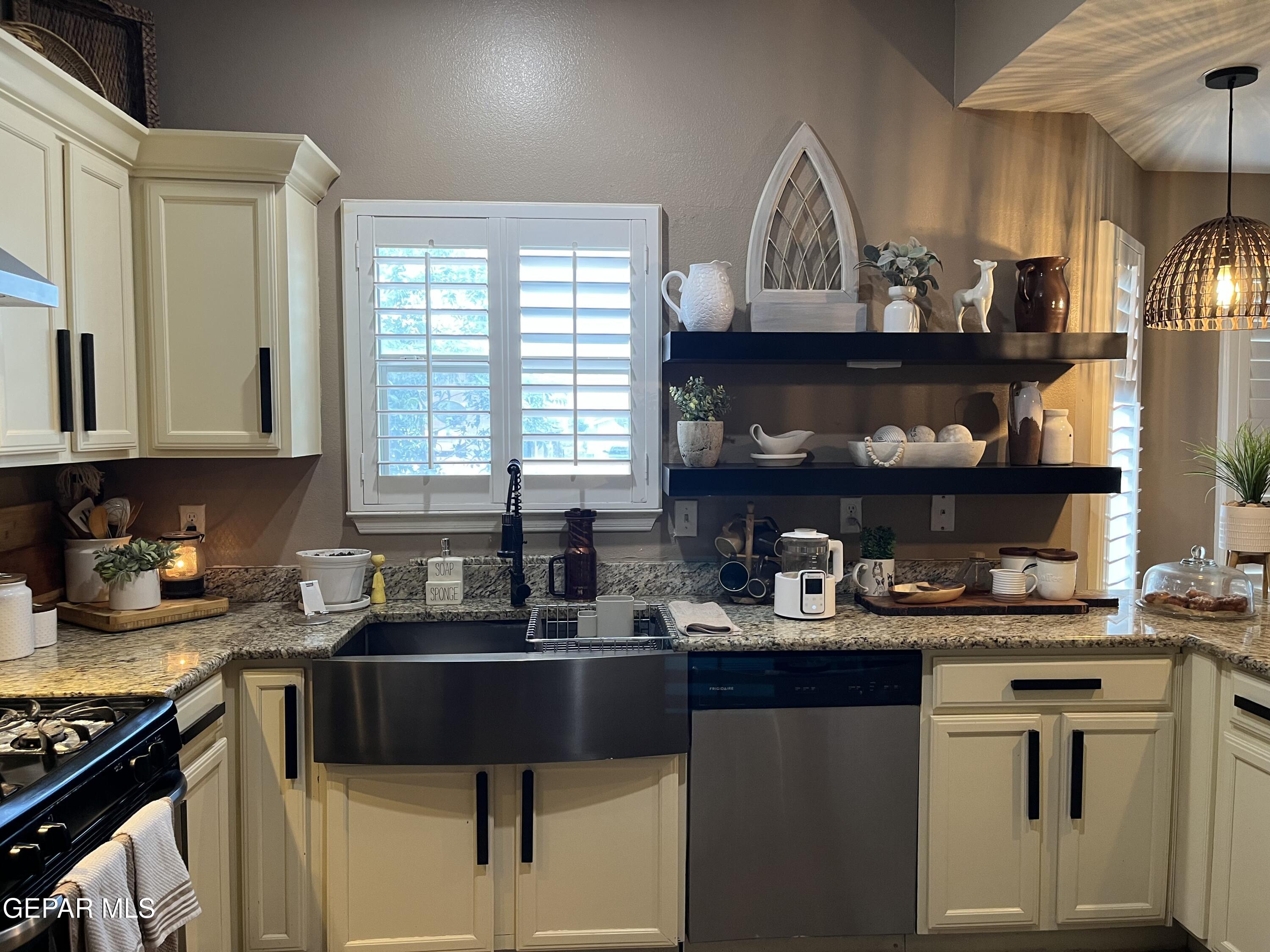 118 Salado River Road Clint, TX 79836 - Photo 12 of 17 IMG_8043