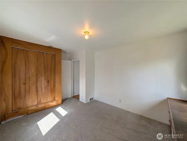 $4,100 | 19021 8th Avenue South, Burien, WA 98148