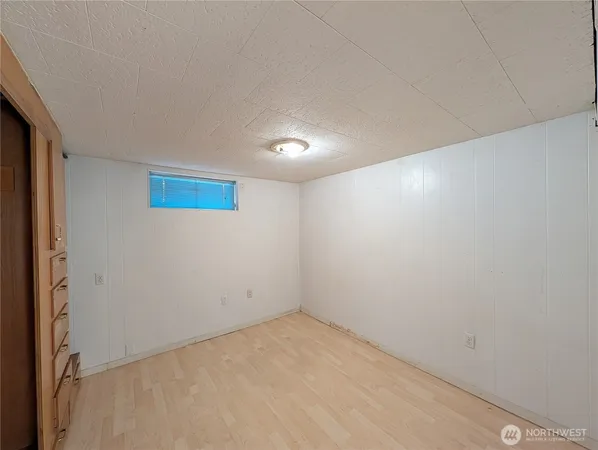 $4,100 | 19021 8th Avenue South, Burien, WA 98148
