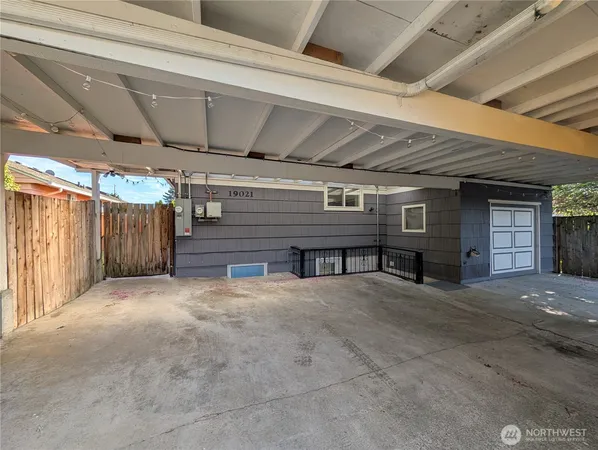 $4,100 | 19021 8th Avenue South, Burien, WA 98148