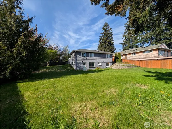 $4,100 | 19021 8th Avenue South, Burien, WA 98148