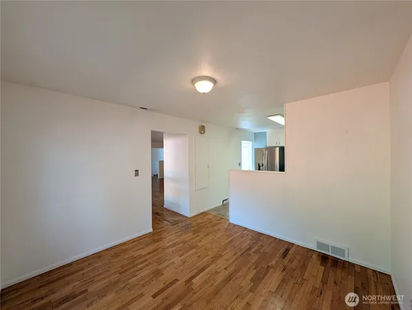 $4,100 | 19021 8th Avenue South, Burien, WA 98148
