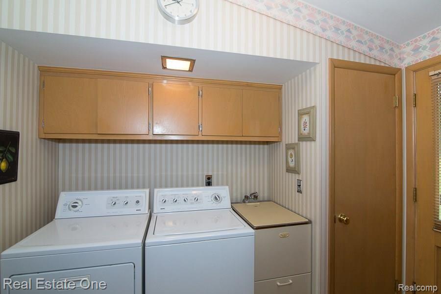 809 Brantford Road Rochester, MI 48306 - Photo 25 of 32 _OL_0061_Brantford_W022.jpg