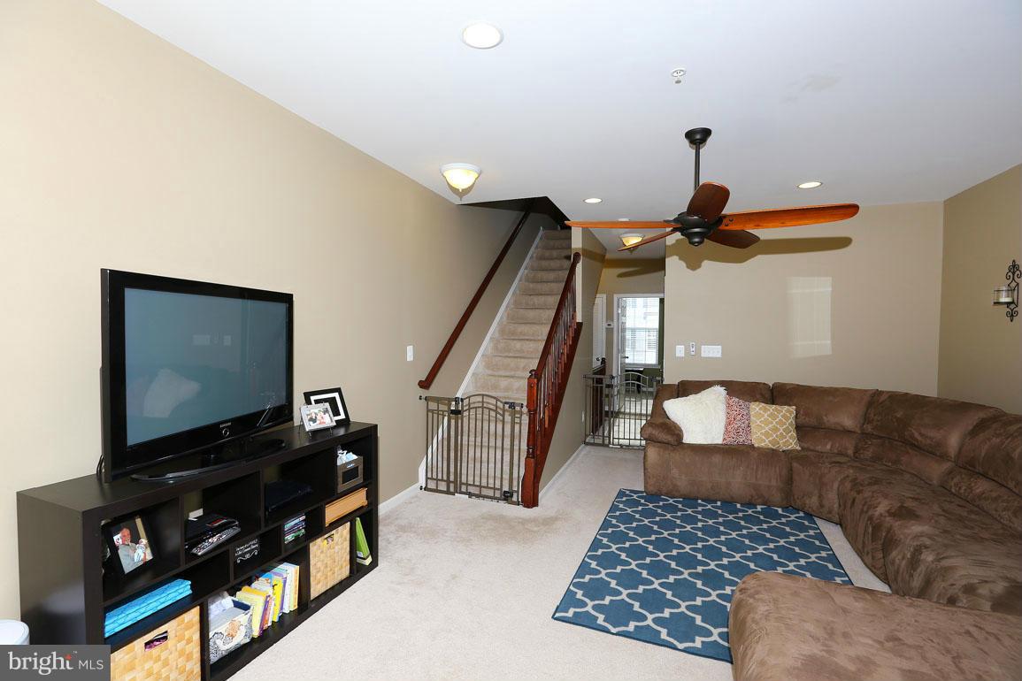 646 Tivoli Road Frederick, MD 21703 - Photo 16 of 26 Family Room