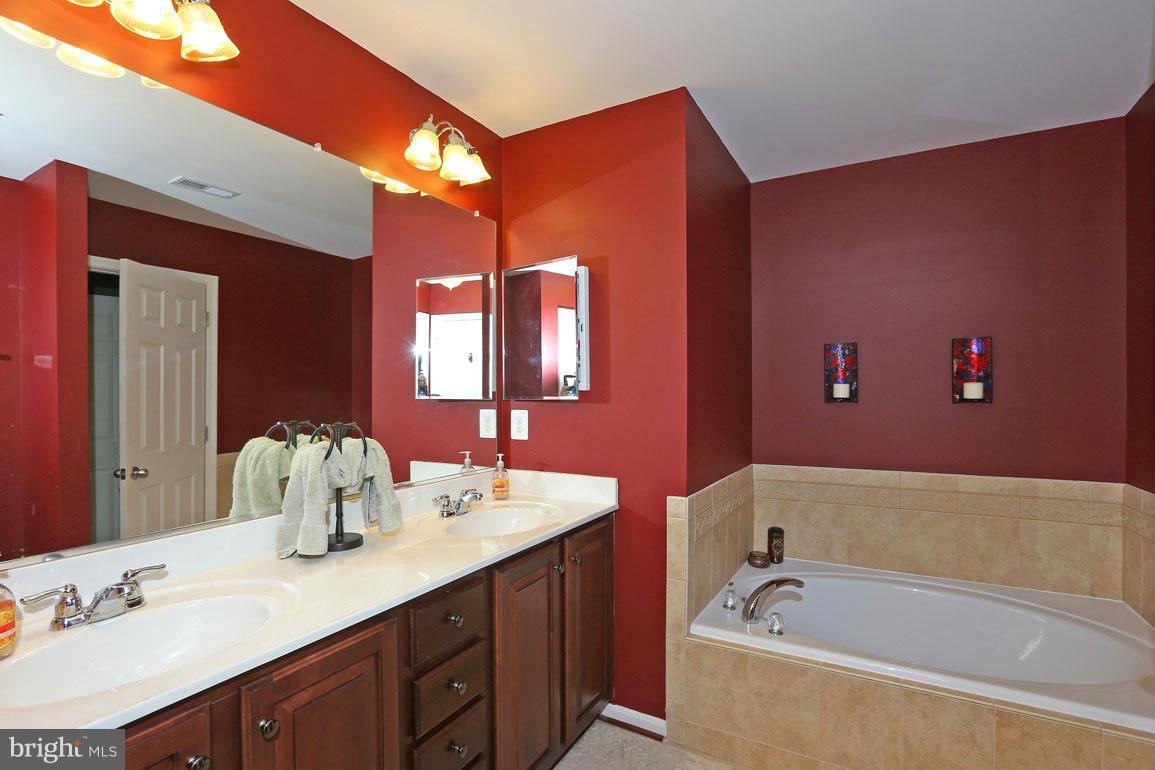 646 Tivoli Road Frederick, MD 21703 - Photo 24 of 26 Bath (Master)