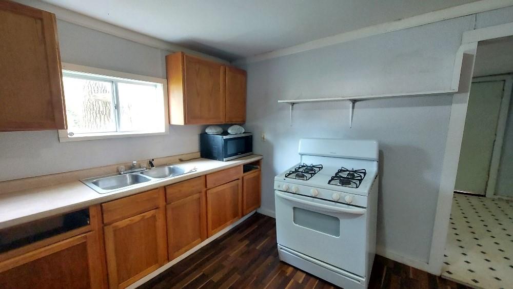 912 West 2nd Street Pittsburg, KS 66762 - Photo 6 of 14