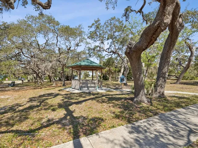 $589,900 | 2554 Rolling Oaks Drive, Palm Harbor, FL 34683