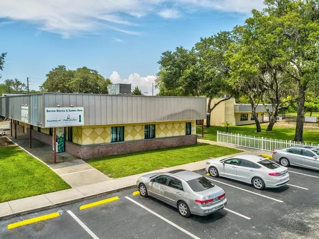 $589,900 | 2554 Rolling Oaks Drive, Palm Harbor, FL 34683