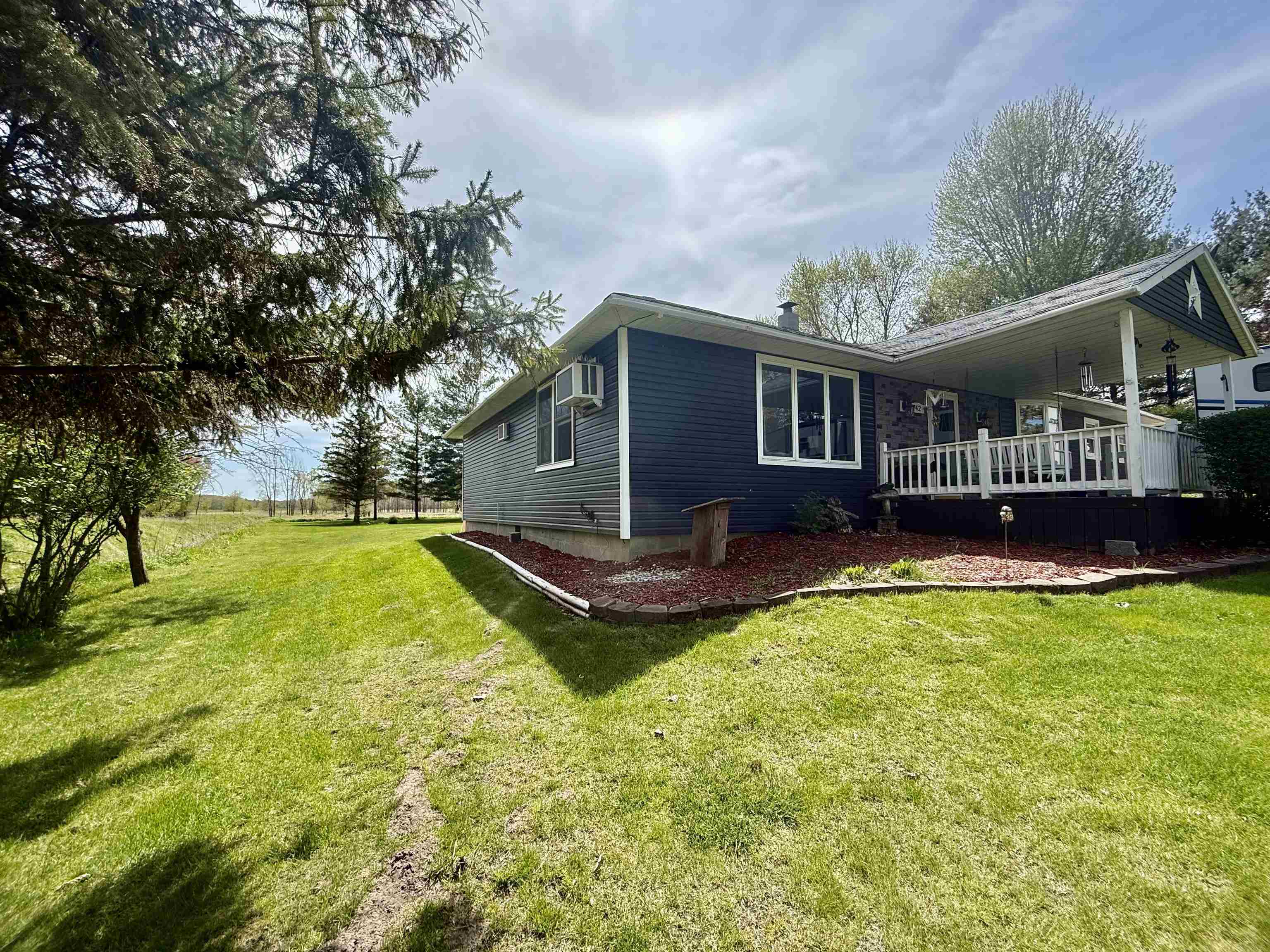 742 East Van Buren Road Alma, MI 48801 - Photo 4 of 38
