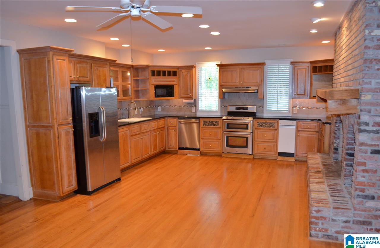 185 Grimes Road Pelham, AL 35124 - Photo 8 of 31