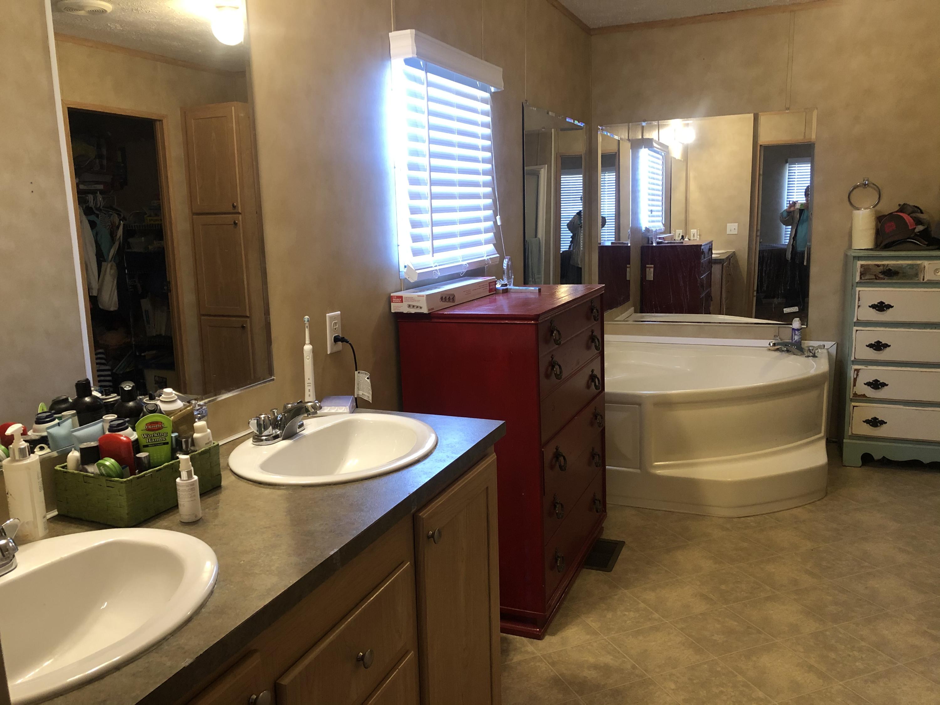 1377 Culbertson Road Greeneville, TN 37743 - Photo 14 of 37 Master Bath
