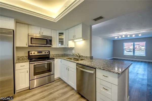 $1,400 | 2526 Southeast 16th Place, Unit 108, Cape Coral, FL 33904