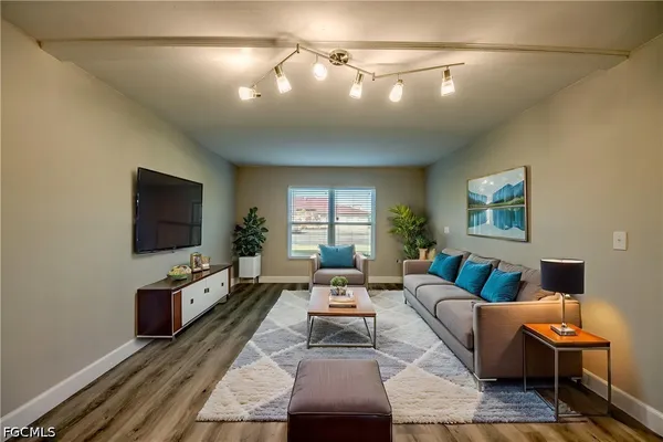 $1,400 | 2526 Southeast 16th Place, Unit 108, Cape Coral, FL 33904