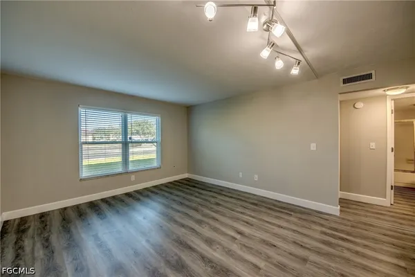 $1,400 | 2526 Southeast 16th Place, Unit 108, Cape Coral, FL 33904