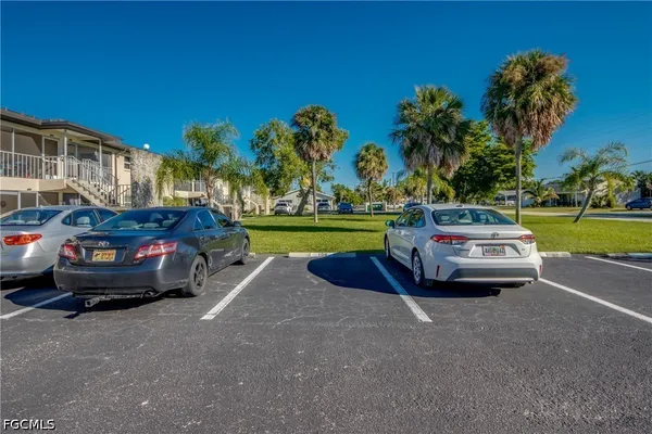 $1,400 | 2526 Southeast 16th Place, Unit 108, Cape Coral, FL 33904