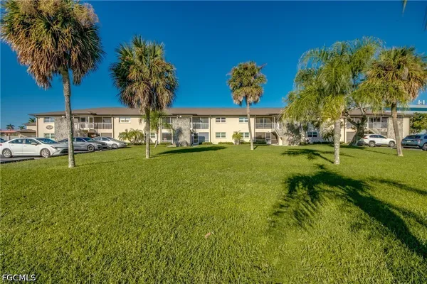 $1,400 | 2526 Southeast 16th Place, Unit 108, Cape Coral, FL 33904