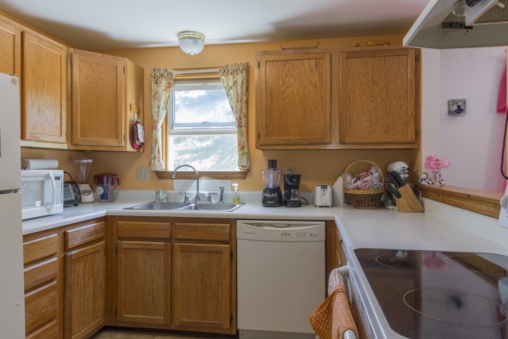 81 Hackett Hill Road Hooksett, NH 03106 - Photo 15 of 39