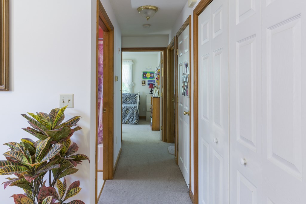 81 Hackett Hill Road Hooksett, NH 03106 - Photo 22 of 39