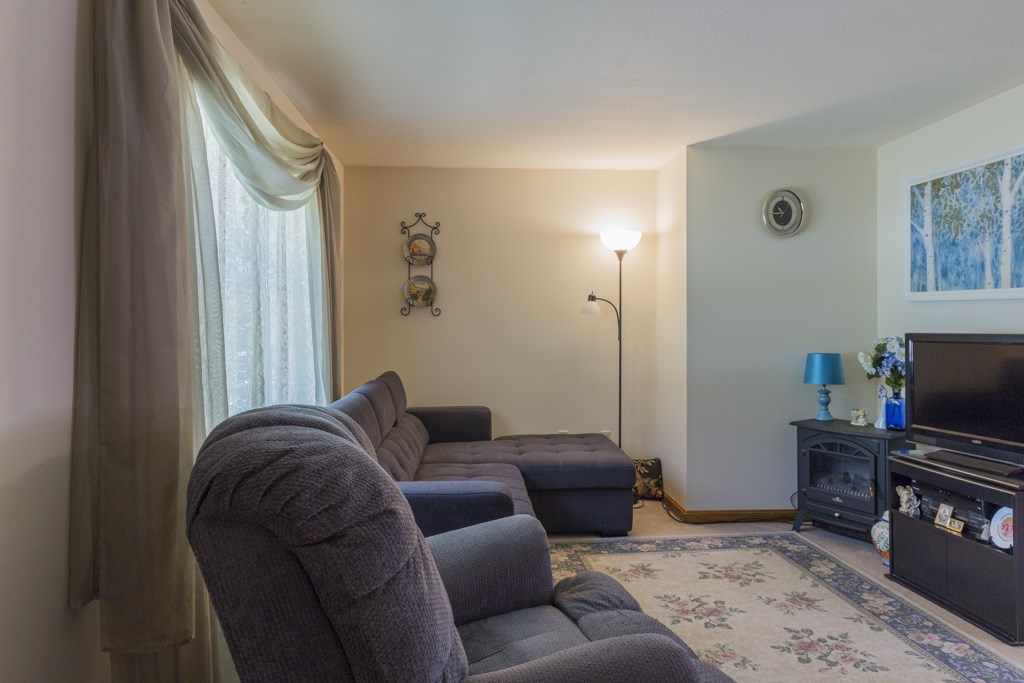 81 Hackett Hill Road Hooksett, NH 03106 - Photo 9 of 39