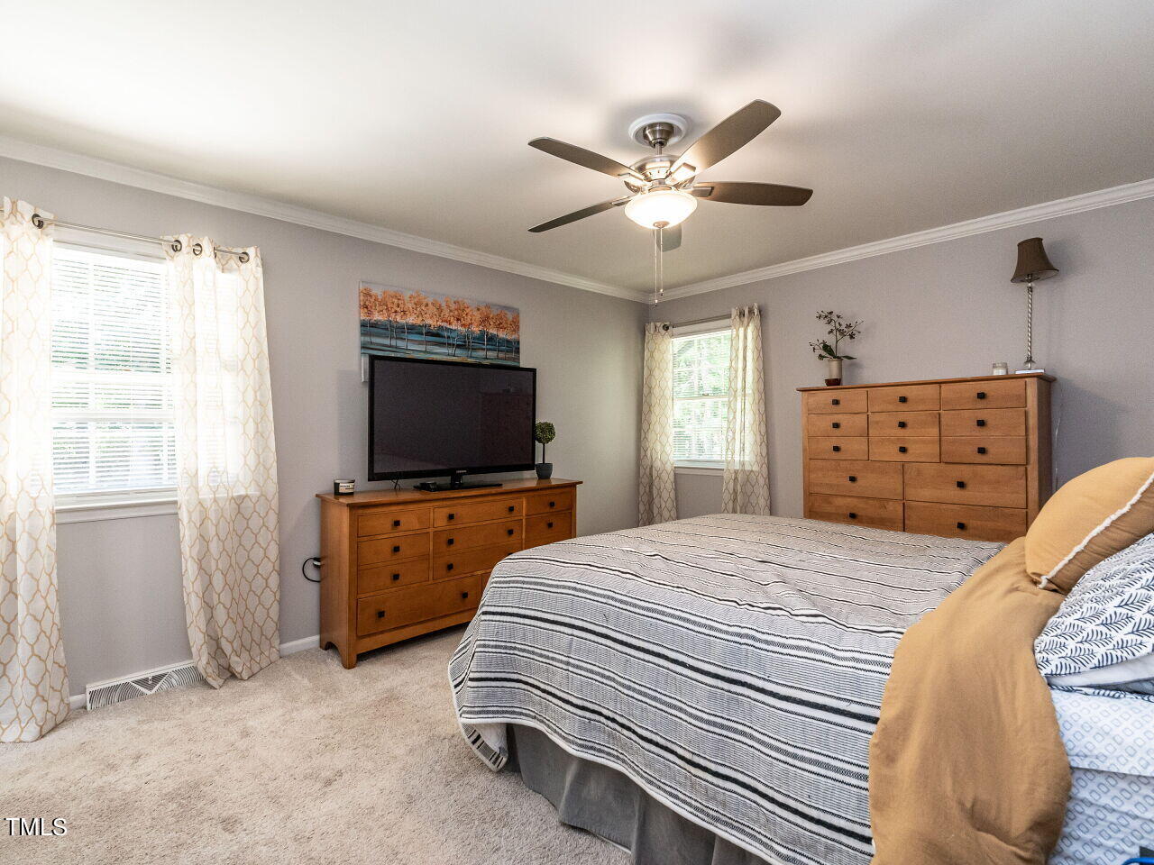1713 Medfield Road Raleigh, NC 27607 - Photo 22 of 41 019-1280x960-primary-bedroom