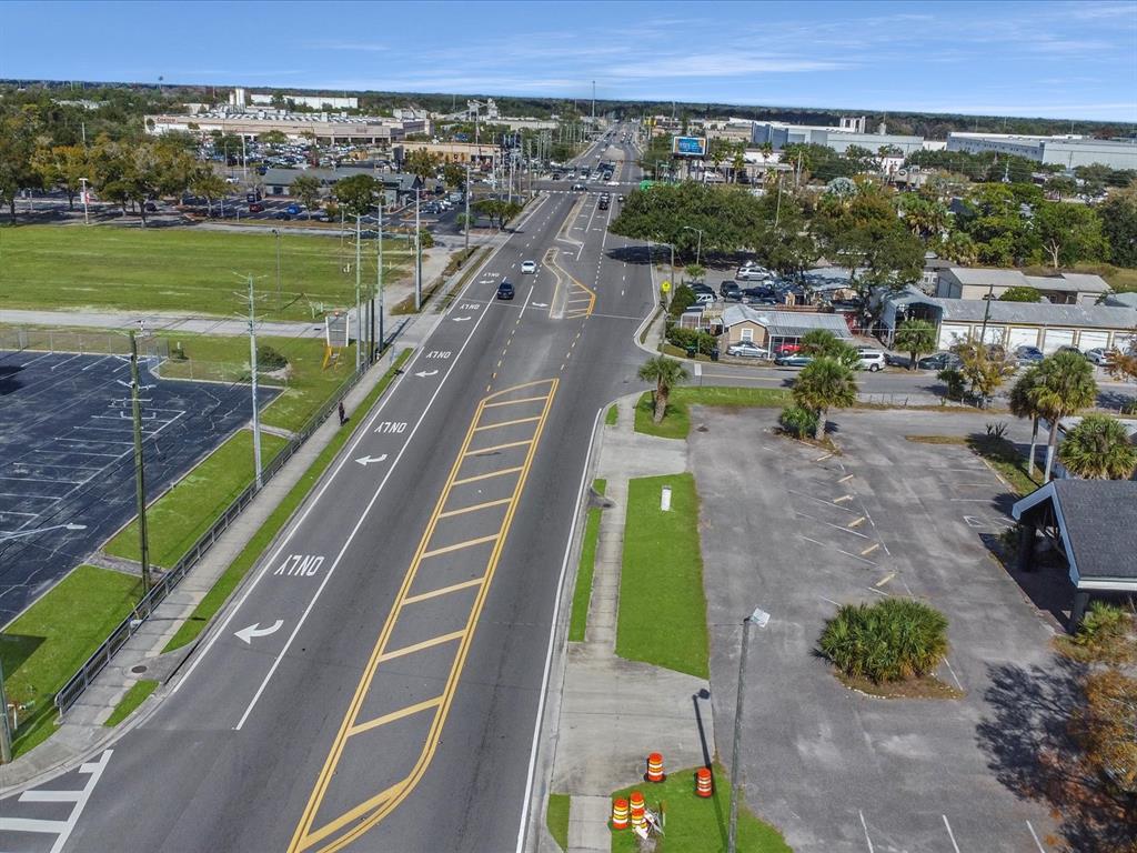 3425 Forsyth Road Winter Park, FL 32792 - Photo 32 of 40 a view of a city with lawn chairs