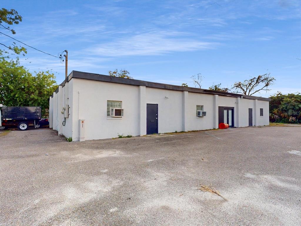 3425 Forsyth Road Winter Park, FL 32792 - Photo 35 of 40 a view of a house with a yard