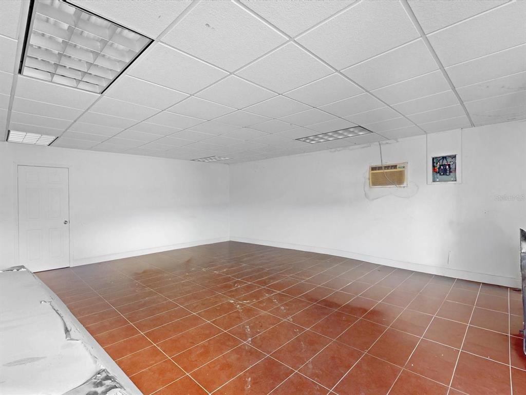 3425 Forsyth Road Winter Park, FL 32792 - Photo 37 of 40 a view of an empty room